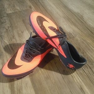 Women's Nike Hypervenom Phatal cleats